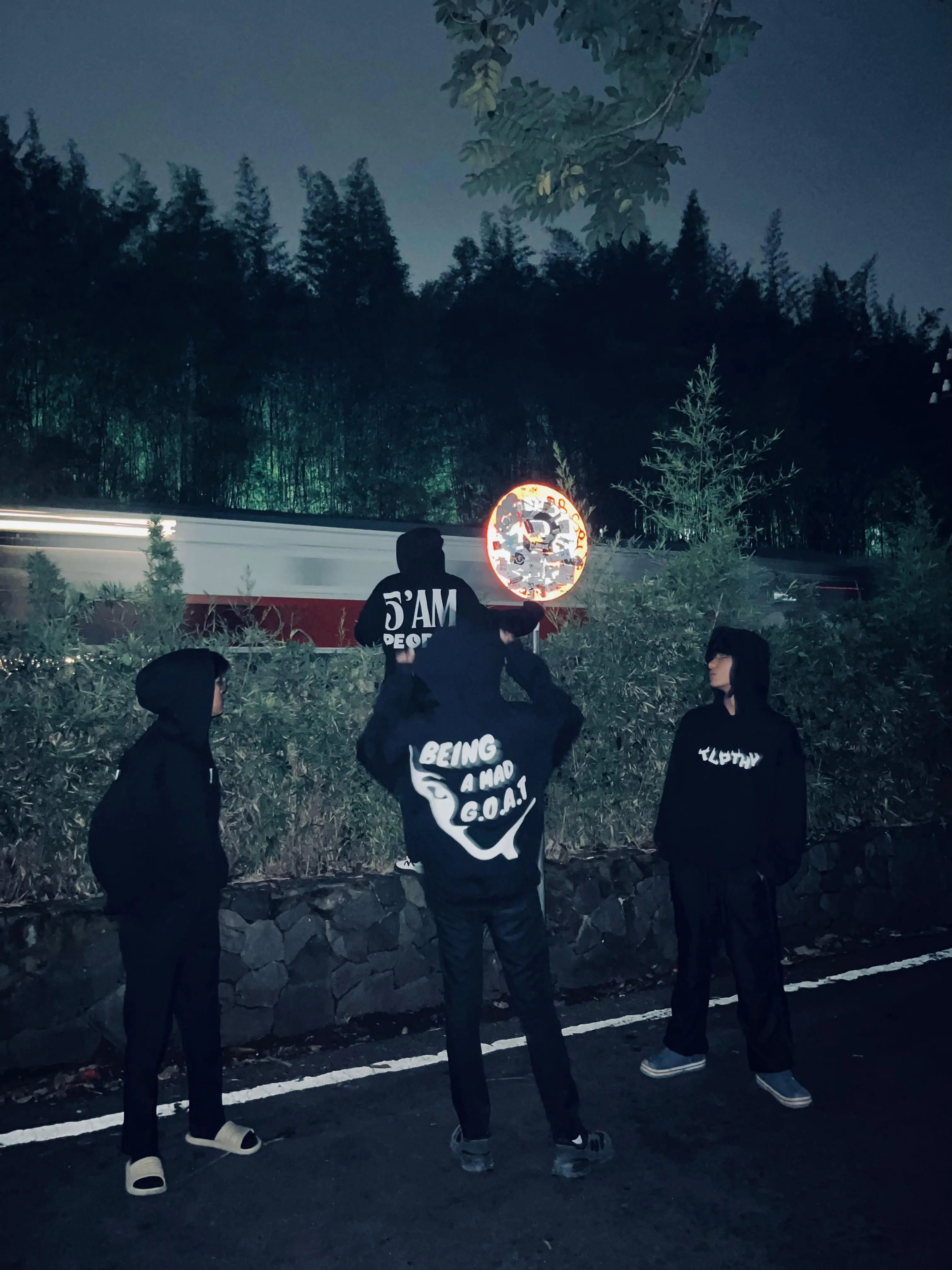 Hoodie Project 3 - Hoodie Brand Lokal